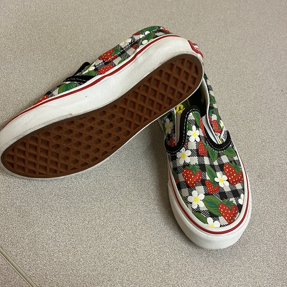 Girls tennis shoes - Picture 2 of 3